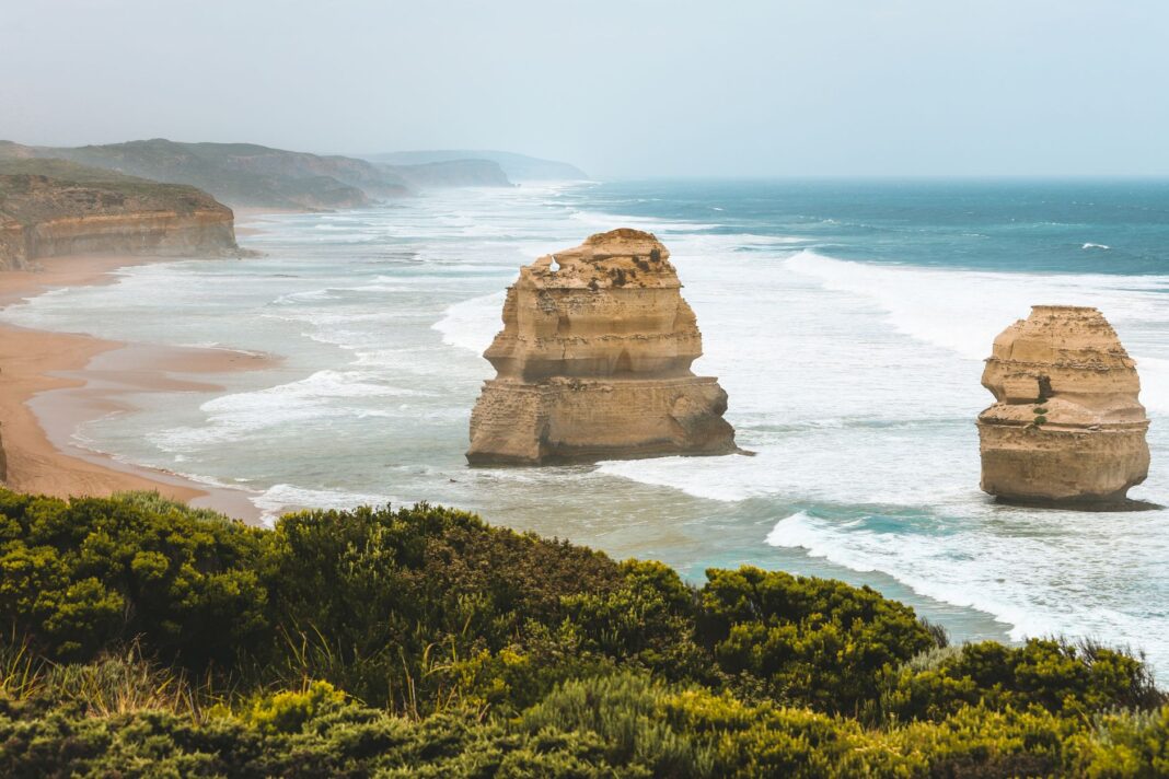 Formacje skalne Dwunastu Apostołów przy Great Ocean Road w Australii